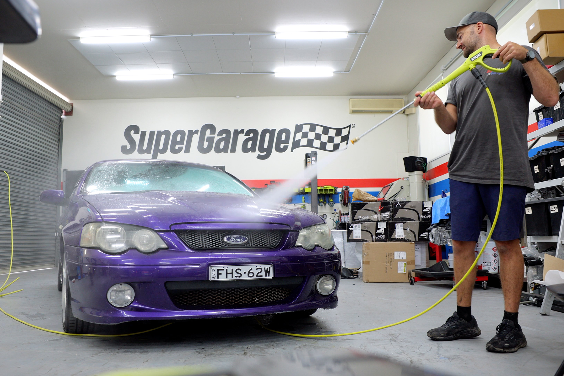 Mighty Car Mods using a RYOBI Pressure Washer to clean XR8