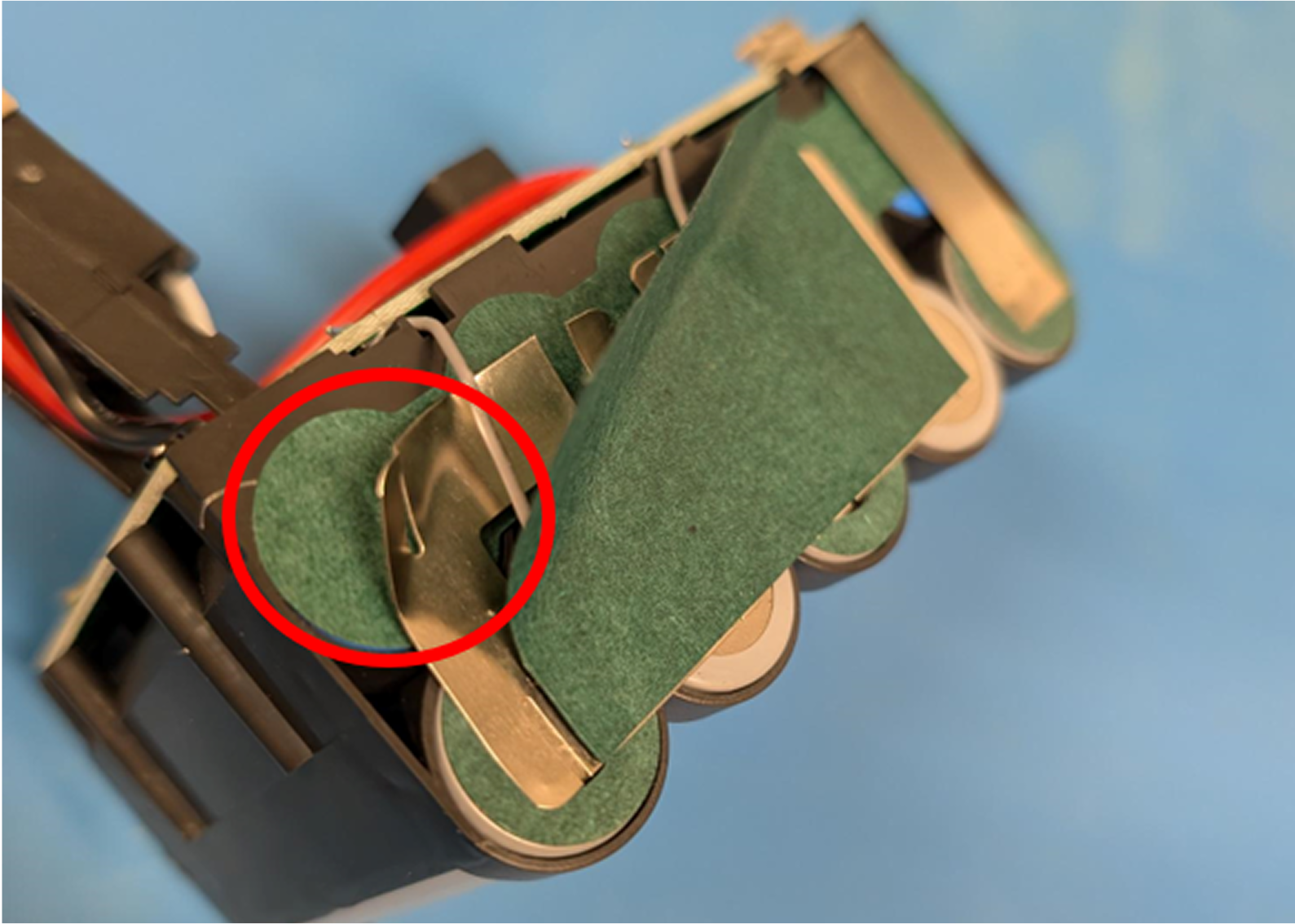 Fake or dummy cells in non-genuine RYOBI battery