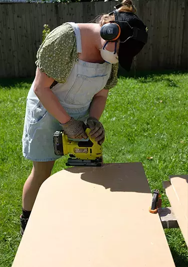 Sharp edges using the orbital sander